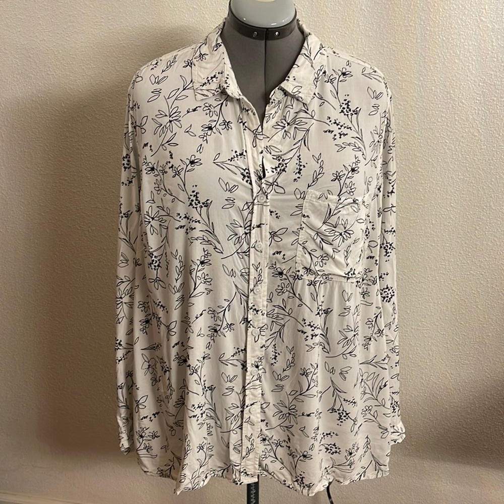 2Xl beach lunch lounge floral blouse black white Long sleeve collared